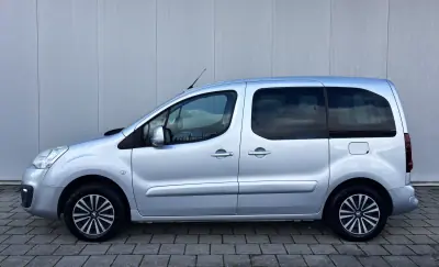 Peugeot Partner 2018 - 14900 EUR, 140000 km - AUTO.MOTO.pt - 140000km - foto 2 de 37