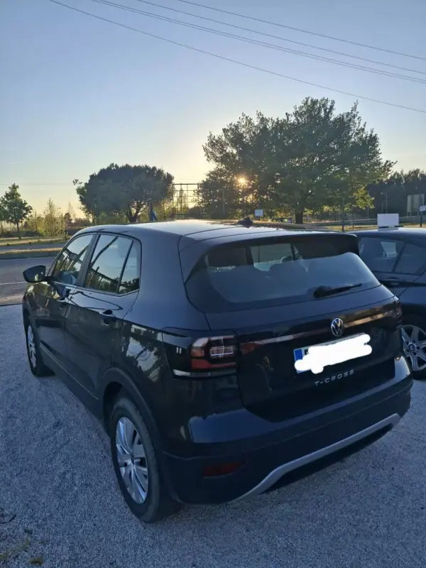 Volkswagen T-Cross 2021 - 21500 EUR, 39123 km - AUTO.MOTO.pt - 39123km - foto 12 de 23