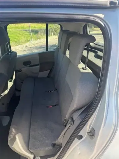 Renault Modus 2005 - 2500 EUR, 284633 km - AUTO.MOTO.pt - 284633km - foto 14 de 17