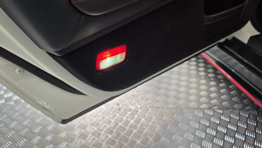 Nissan GT-R 2017 - 300000 EUR, 30685 km - 30685km - foto 42 de 69