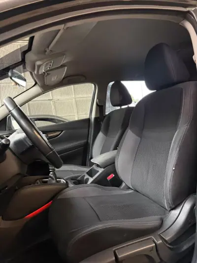 Nissan Qashqai 2018 - 14900 EUR, 136000 km - AUTO.MOTO.pt - 136000km - foto 8 de 9