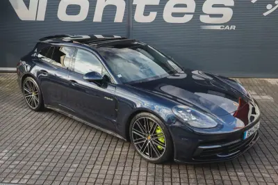 Porsche Panamera Sport Turismo 2019 - 69880 EUR, 97640 km - AUTO.MOTO.pt - 97640km - foto 31 de 71