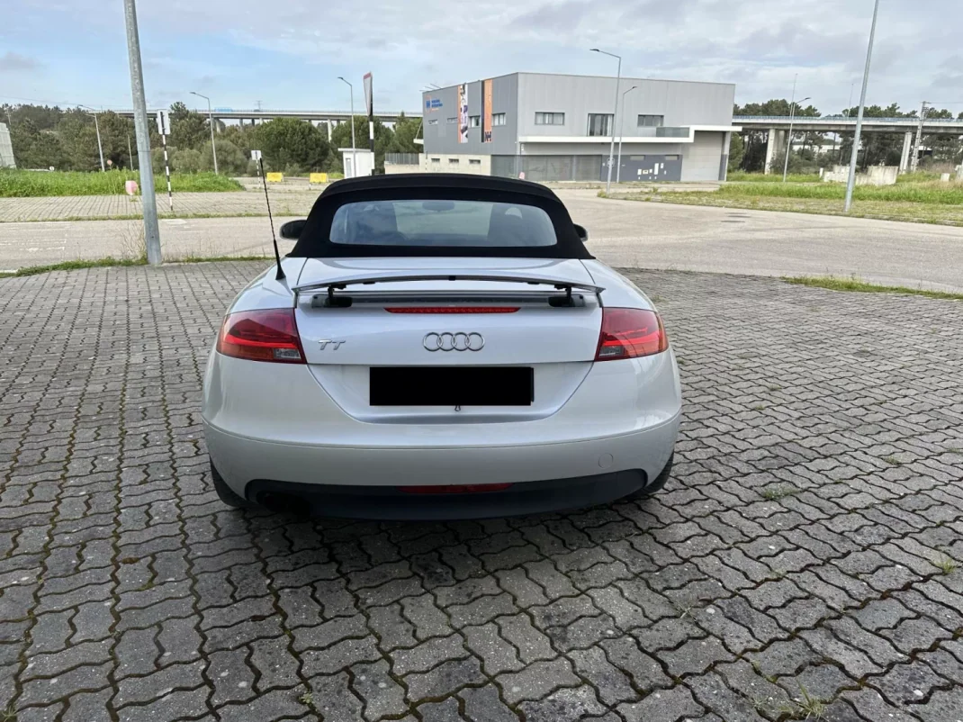 Audi TT Roadster 2007 - 16950 EUR, 132000 km - AUTO.MOTO.pt - 132000km - foto 4 de 10
