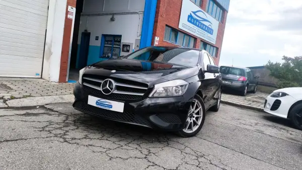 Mercedes-Benz A 180 2013 - 11900 EUR, 187000 km - AUTO.MOTO.pt - 187000km - foto 21 de 26