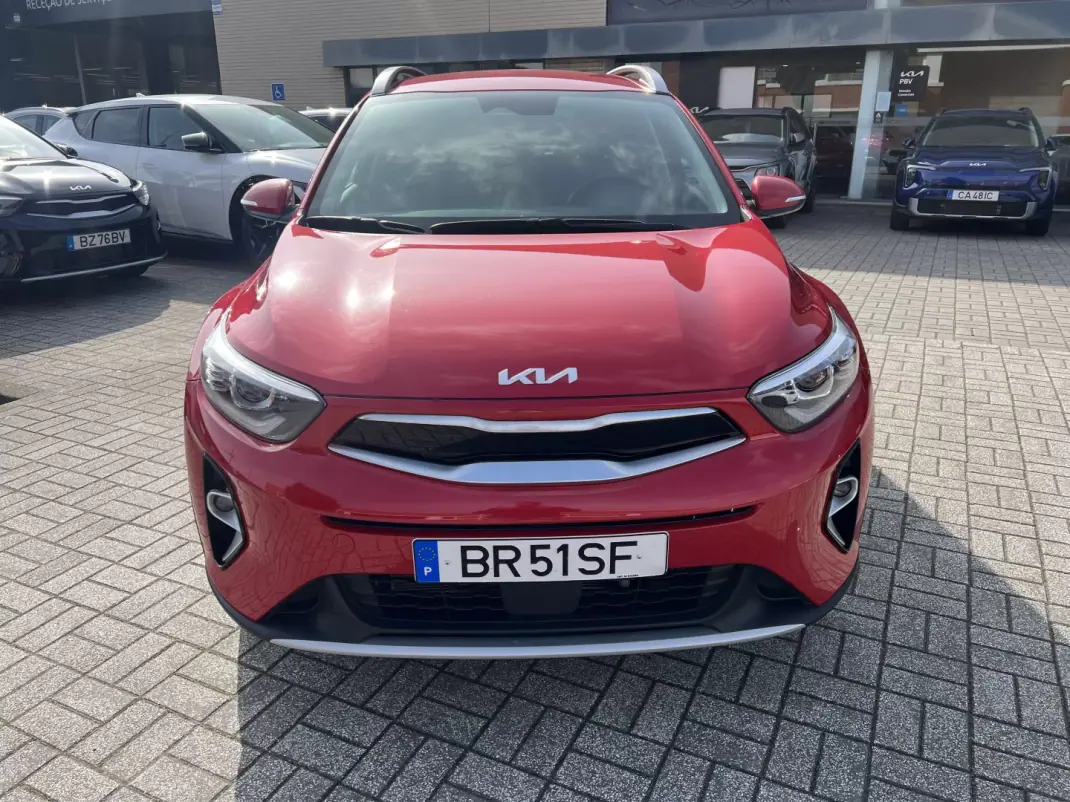 Kia Stonic 2025 - 20500 EUR, 17500 km - AUTO.MOTO.pt - 17500km - foto 2 de 19
