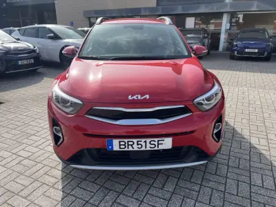Kia Stonic 2025 - 20500 EUR, 17500 km - AUTO.MOTO.pt - 17500km - foto 2 de 19