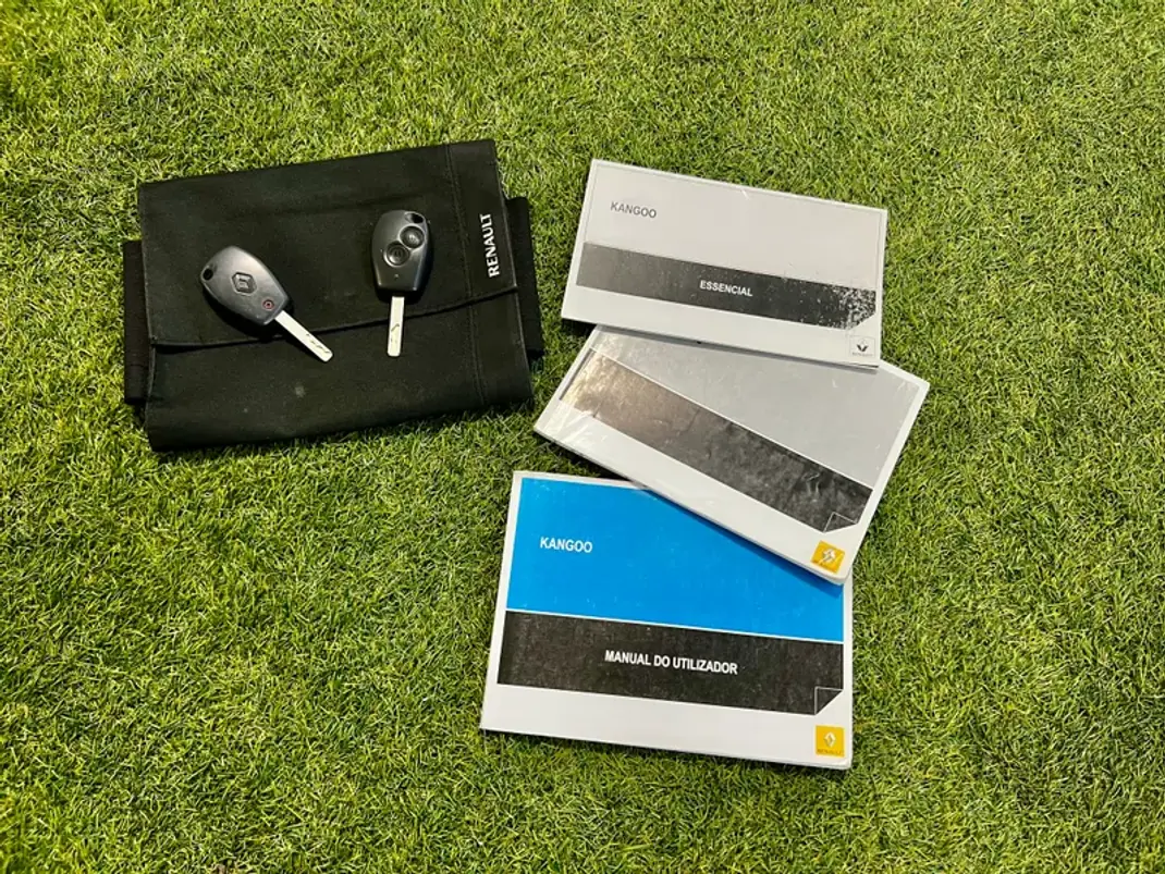 Renault KANGOO EXPRESS 1.5 DCI BUSINESS 3 L S/S 2015 - 7700 EUR, 226000 km - AUTO.MOTO.pt - 226000km - foto 22 de 23