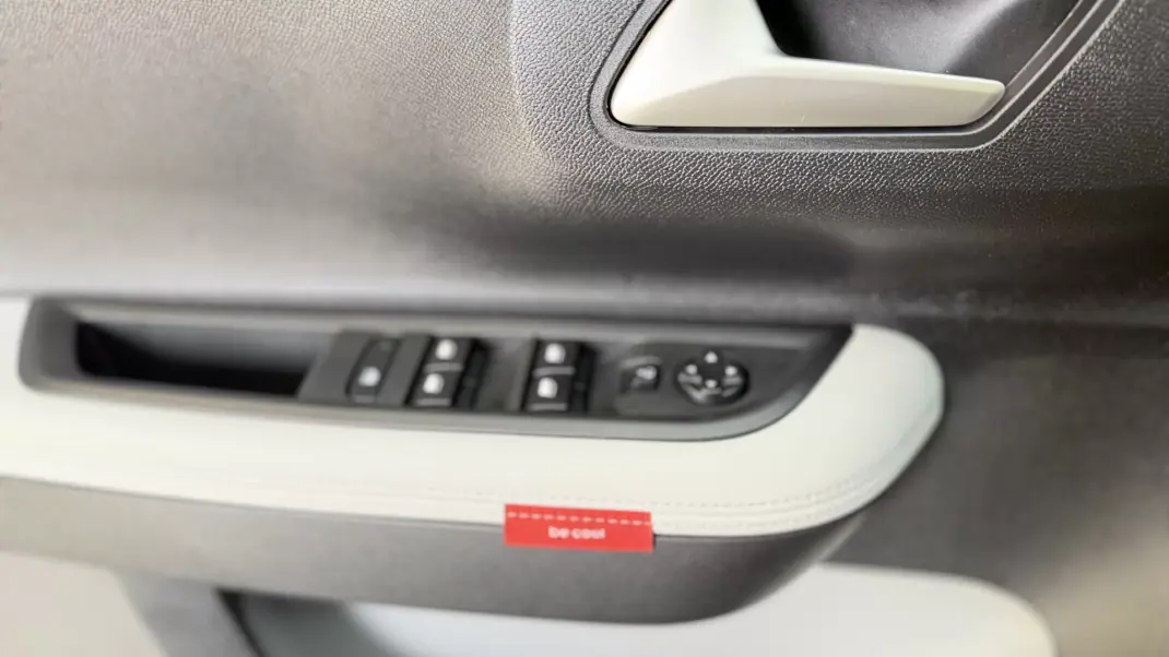 Citroën e-C3 2025 - 21500 EUR, 8295 km - AUTO.MOTO.pt - 8295km - foto 18 de 28