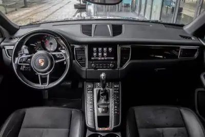 Porsche Macan 2018 - 59990 EUR, 99798 km - AUTO.MOTO.pt - 99798km - foto 40 de 45