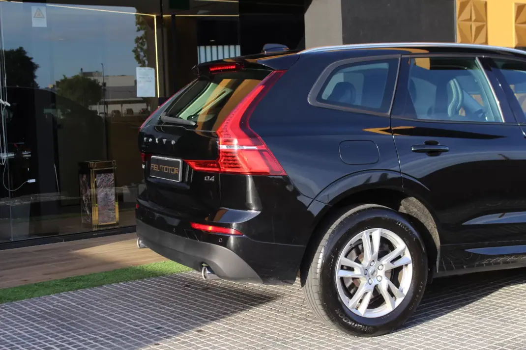Volvo XC 60 2018 - 20900 EUR, 203000 km - AUTO.MOTO.pt - 203000km - foto 6 de 13