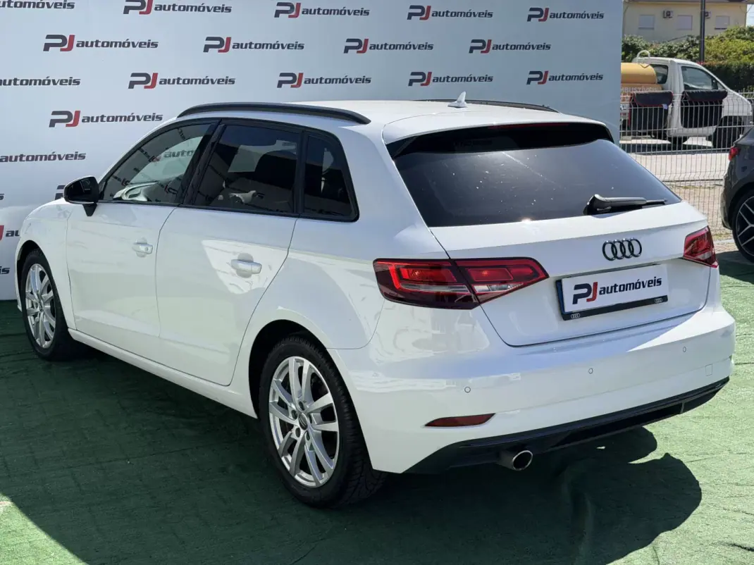 Audi A3 Sportback 2018 - 18500 EUR, 135000 km - AUTO.MOTO.pt - 135000km - foto 9 de 23