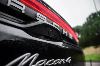 Porsche Macan 2025 - 83990 EUR, 15400 km - AUTO.MOTO.pt - 15400km - foto 13 de 49