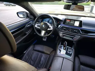 BMW 740 2017 - 35900 EUR, 125000 km - AUTO.MOTO.pt - 125000km - foto 25 de 54