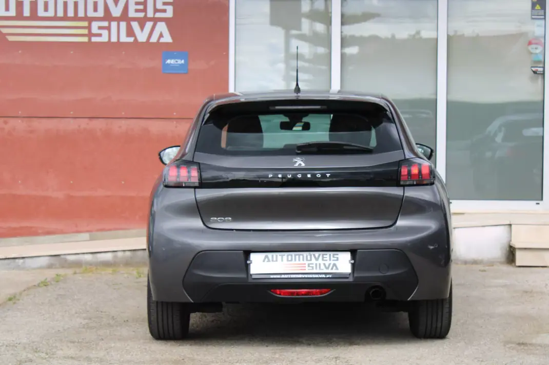 Peugeot 208 2021 - 13490 EUR, 118000 km - AUTO.MOTO.pt - 118000km - foto 9 de 25