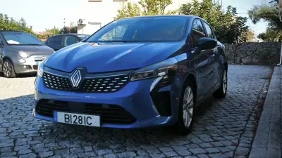 Renault Clio 2024 — foto 2 de 10