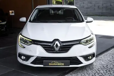 Renault Mégane 2019 - 9870 EUR, 301536 km - AUTO.MOTO.pt - 301536km - foto 7 de 38
