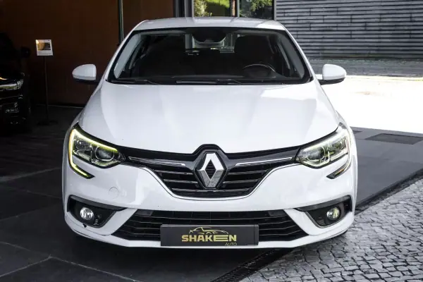 Renault Mégane 2019 - 9870 EUR, 301536 km - AUTO.MOTO.pt - 301536km - foto 7 de 38
