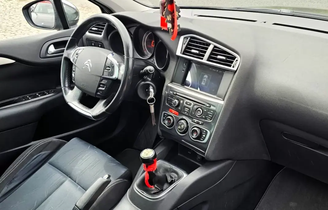 Citroën C4 2011 - 6500 EUR, 290000 km - AUTO.MOTO.pt - 290000km - foto 17 de 20