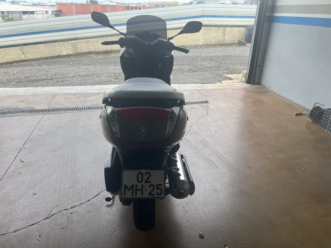 Peugeot Citystar 2011 - 2500 EUR, 8216 km - AUTO.MOTO.pt - 8216km - foto 3 de 6