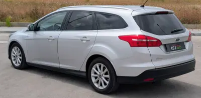 Ford Focus SW 2015 - 8500 EUR, 231741 km - AUTO.MOTO.pt - 231741km - foto 10 de 21