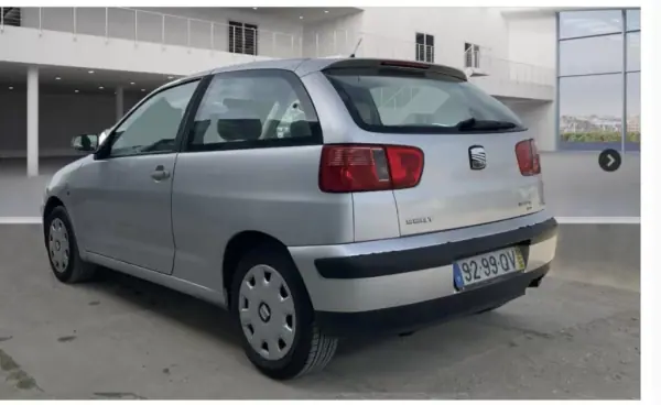 SEAT Ibiza 1999 - 3400 EUR, 259010 km - AUTO.MOTO.pt - 259010km - foto 3 de 4