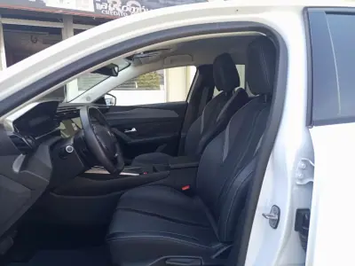 Peugeot 308 SW 2025 - 24990 EUR, 53970 km - AUTO.MOTO.pt - 53970km - foto 10 de 18