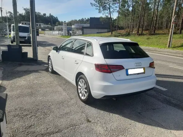 Audi A3 Sportback 2013 - 13000 EUR, 193468 km - AUTO.MOTO.pt - 193468km - foto 6 de 28