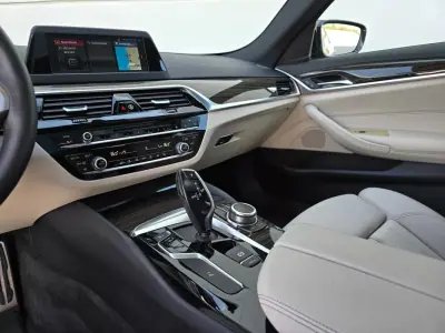 BMW 520 2019 - 30990 EUR, 98500 km - AUTO.MOTO.pt - 98500km - foto 20 de 44