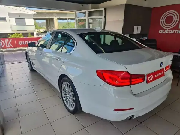 BMW 520 2017 - 23500 EUR, 165600 km - AUTO.MOTO.pt - 165600km - foto 7 de 38