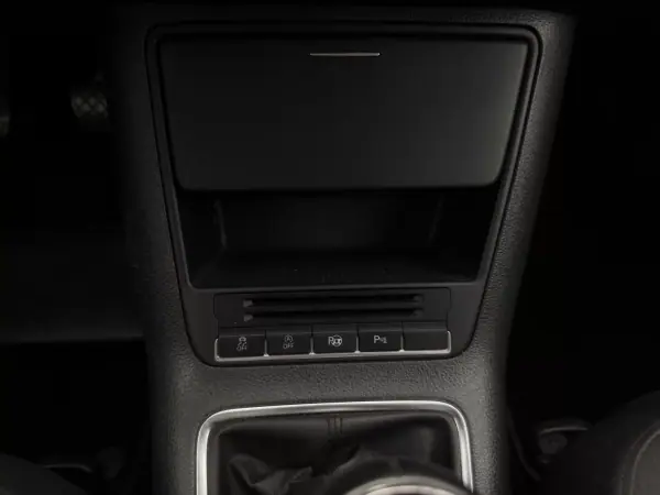 Volkswagen Tiguan 2011 - 13800 EUR, 147290 km - AUTO.MOTO.pt - 147290km - foto 19 de 26
