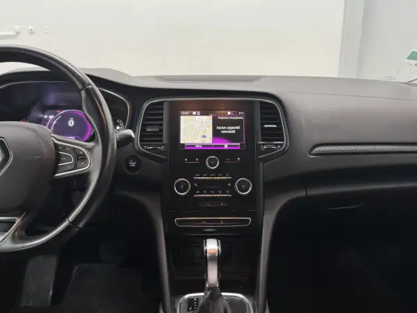 Renault Mégane 2019 - 15990 EUR, 124000 km - AUTO.MOTO.pt - 124000km - foto 8 de 11