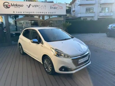 Peugeot 208 2019 — foto 2 de 20