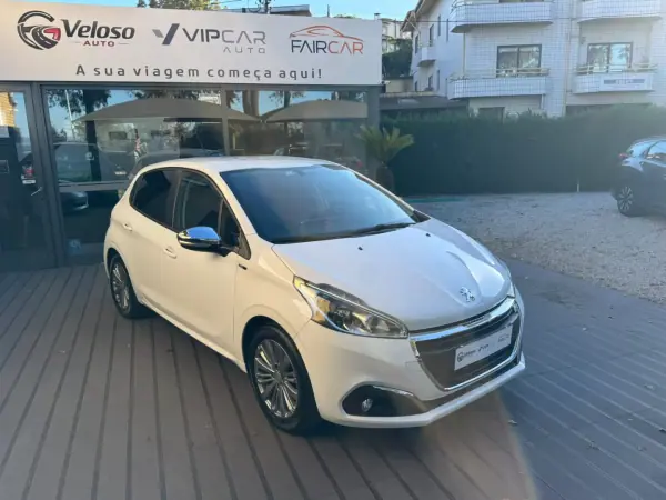 Peugeot 208 2019 — foto 2 de 20