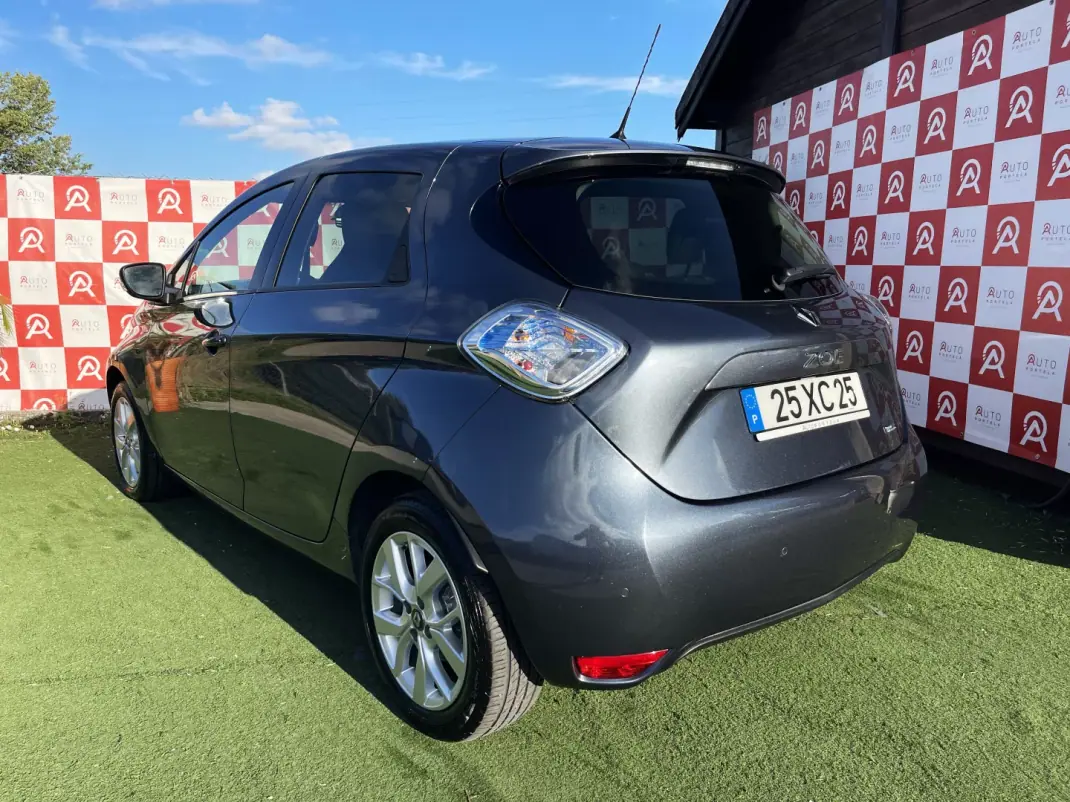 Renault Zoe 2019 - 13490 EUR, 67270 km - 67270km - foto 4 de 21