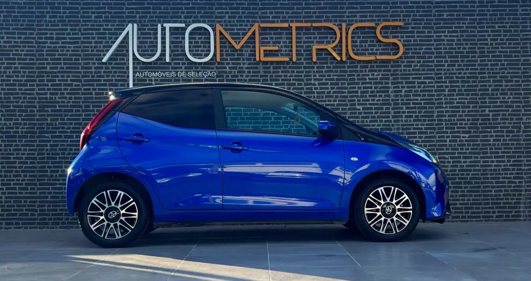 Toyota Aygo 2018 - 11750 EUR, 46000 km - AUTO.MOTO.pt - 46000km - foto 4 de 15