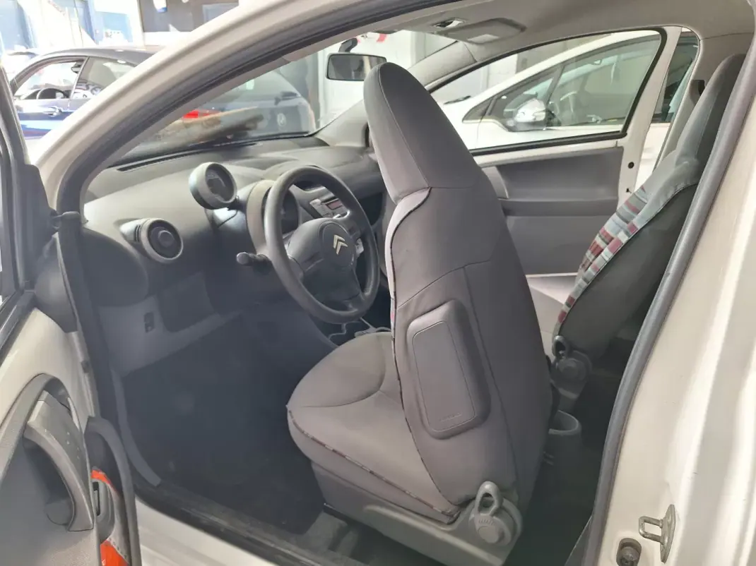 Citroën C1 2010 - 4900 EUR, 110980 km - 110980km - foto 14 de 14