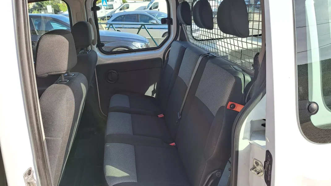 Renault Kangoo 1.5 DCi Maxi 2019 - 18900 EUR, 210580 km - AUTO.MOTO.pt - 210580km - foto 13 de 28