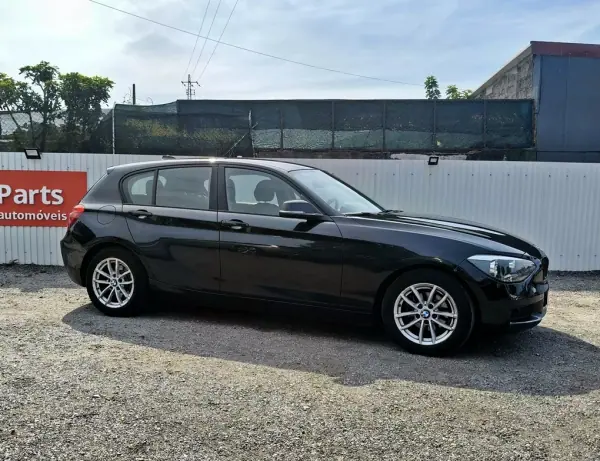 BMW 116 2014 - 10900 EUR, 241627 km - AUTO.MOTO.pt - 241627km - foto 10 de 32