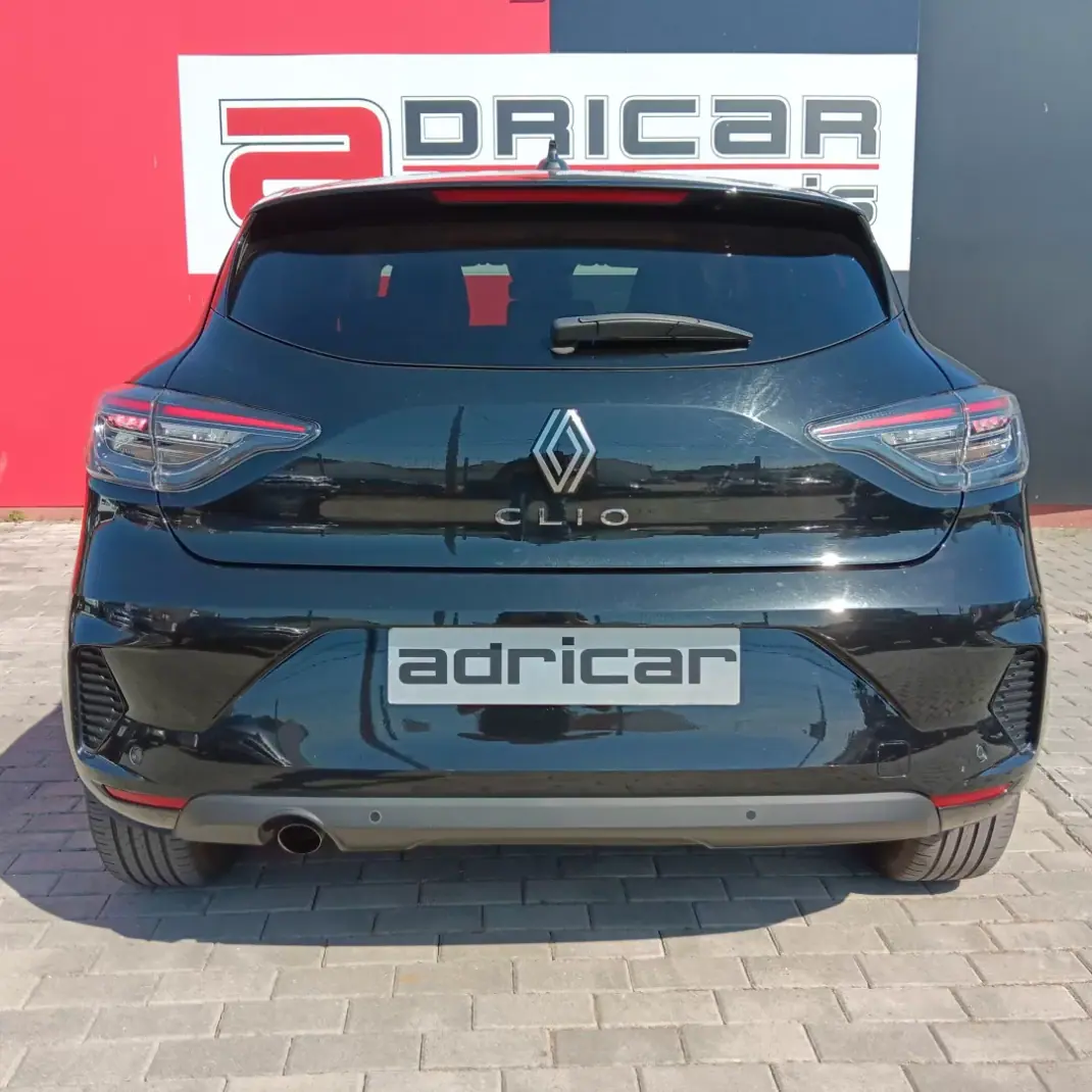 Renault Clio 2024 - 17490 EUR, 50855 km - AUTO.MOTO.pt - 50855km - foto 9 de 26