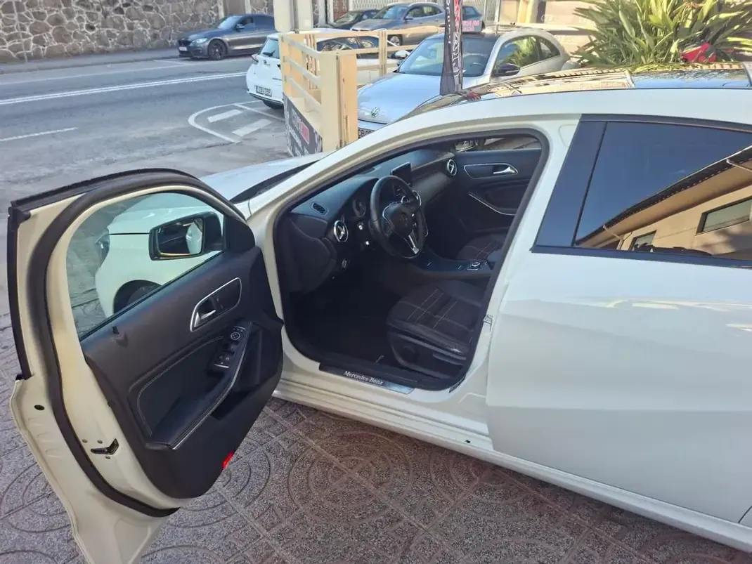 Mercedes-Benz A 200 2014 - 15900 EUR, 212000 km - 212000km - foto 17 de 32
