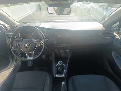 Renault Clio 2019 - 10900 EUR, 199948 km - AUTO.MOTO.pt - 199948km - foto 19 de 27