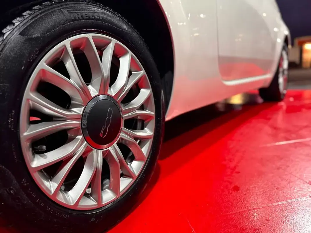 Fiat 500 2015 - 10900 EUR, 127625 km - AUTO.MOTO.pt - 127625km - foto 26 de 29