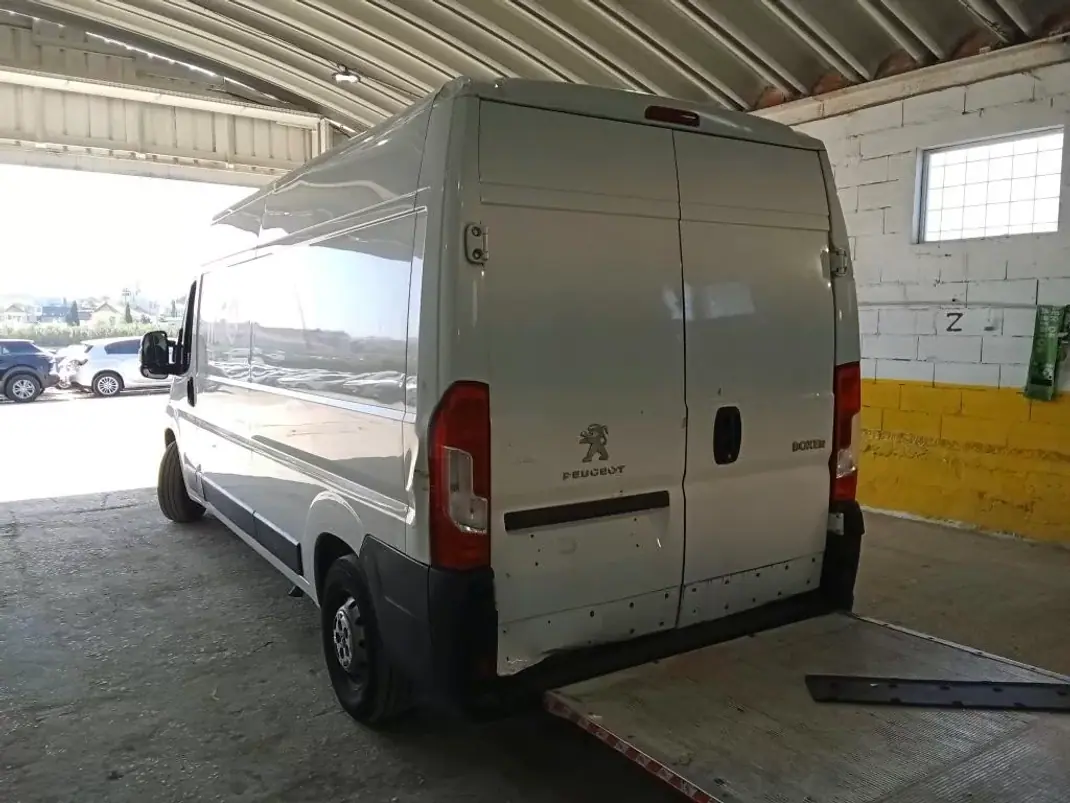 Peugeot 2019 - 16500 EUR, 97246 km - AUTO.MOTO.pt - 97246km - foto 4 de 8