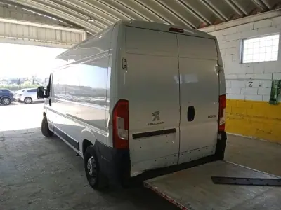 Peugeot 2019 - 16500 EUR, 97246 km - AUTO.MOTO.pt - 97246km - foto 4 de 8