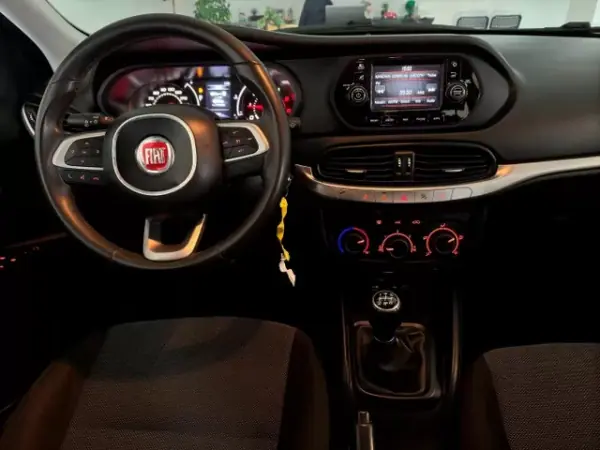 Fiat Tipo 2019 - 11900 EUR, 96003 km - AUTO.MOTO.pt - 96003km - foto 9 de 12
