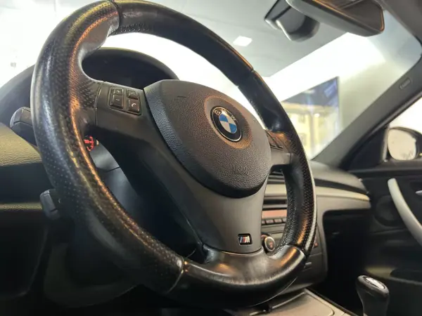 BMW 120 2011 - 12990 EUR, 239000 km - AUTO.MOTO.pt - 239000km - foto 14 de 36