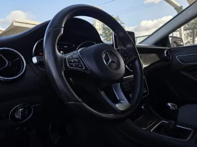 Mercedes-Benz CLA 180 2016 - 16990 EUR, 169000 km - AUTO.MOTO.pt - 169000km - foto 17 de 34