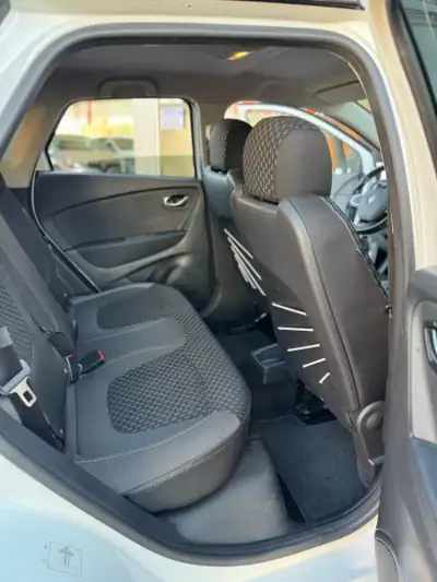 Renault Captur 2019 - 17250 EUR, 82289 km - AUTO.MOTO.pt - 82289km - foto 26 de 27