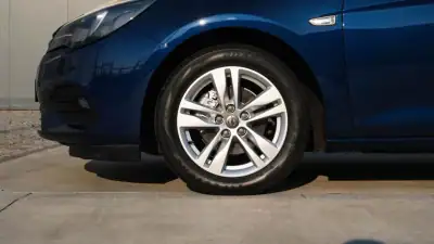 Opel Astra Sports Tourer 2020 - 12999 EUR, 97000 km - AUTO.MOTO.pt - 97000km - foto 3 de 25