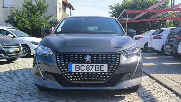 Peugeot 208 2023 - 14950 EUR, 58300 km - AUTO.MOTO.pt - 58300km - foto 2 de 8